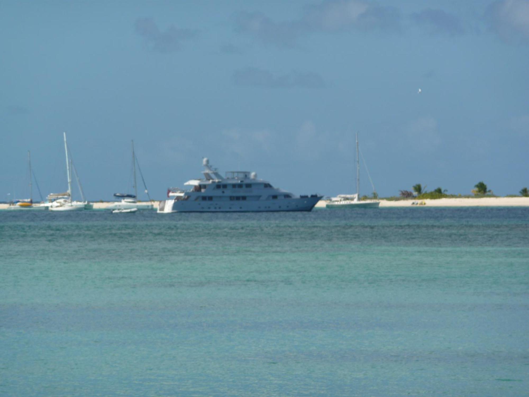 La Heliconia&Day Spa St. George's Exterior foto