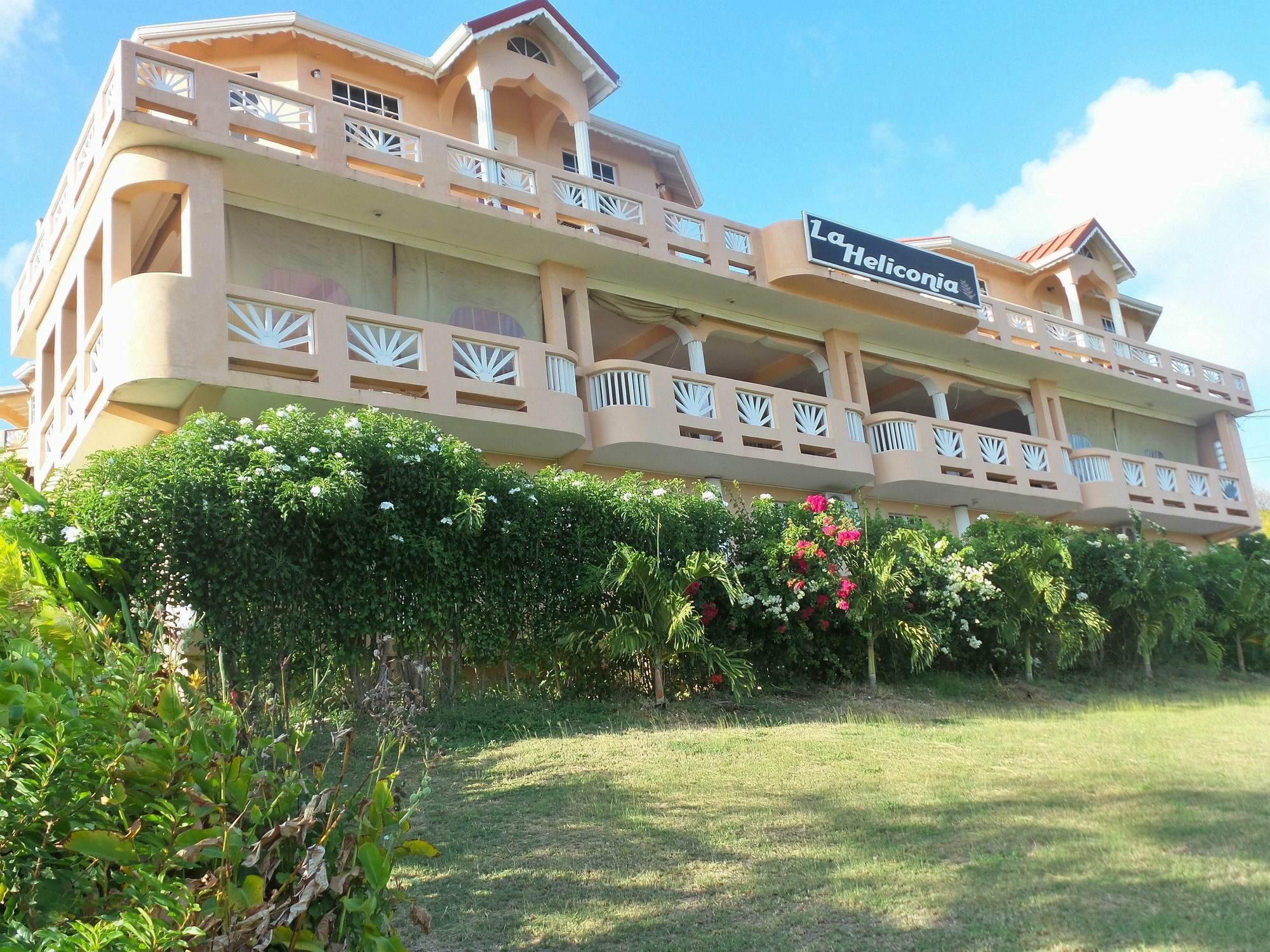 La Heliconia&Day Spa St. George's Exterior foto
